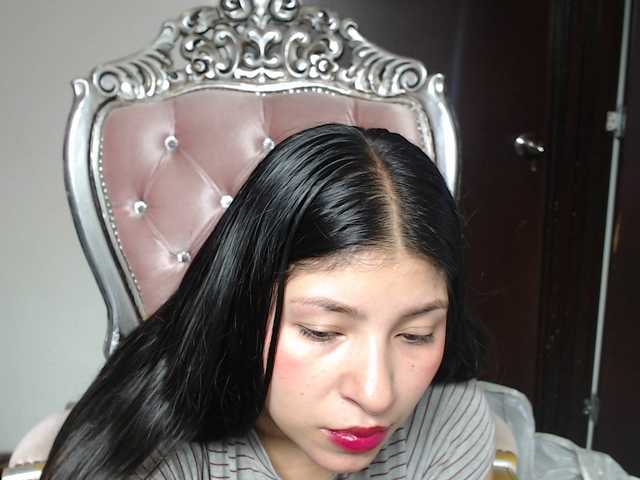 Live sex webcam photo for holly20a #287995359