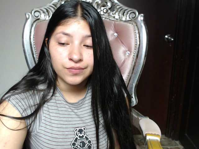 Live sex webcam photo for holly20a #287995370