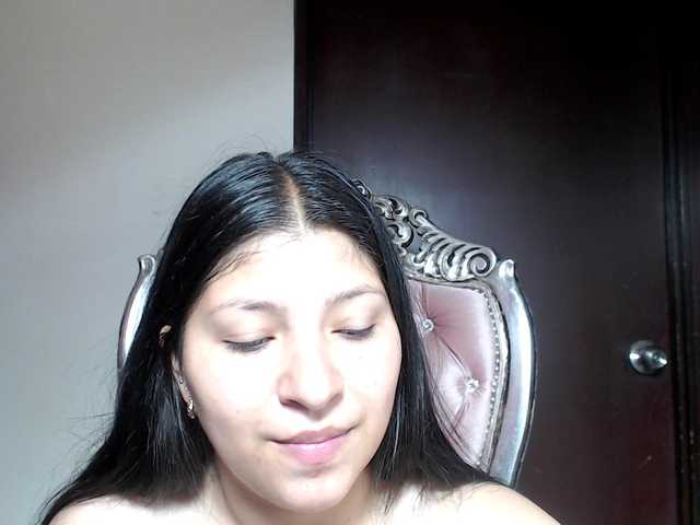 Live sex webcam photo for holly20a #289992889