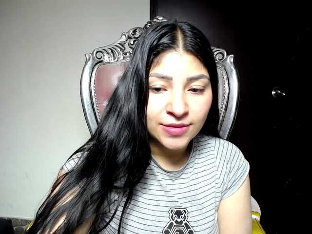 Live sex webcam photo for holly20a #290487212