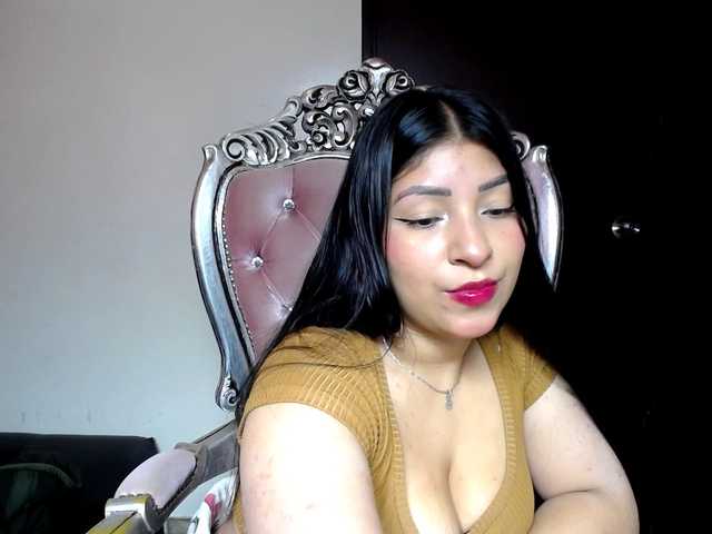 Live sex webcam photo for holly20a #290827719