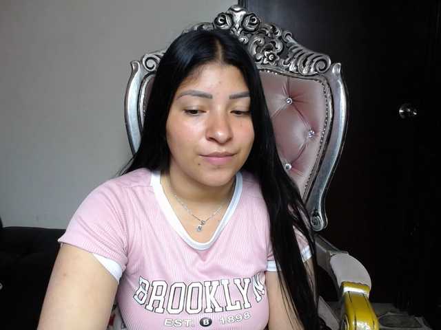 Live sex webcam photo for holly20a #290853769