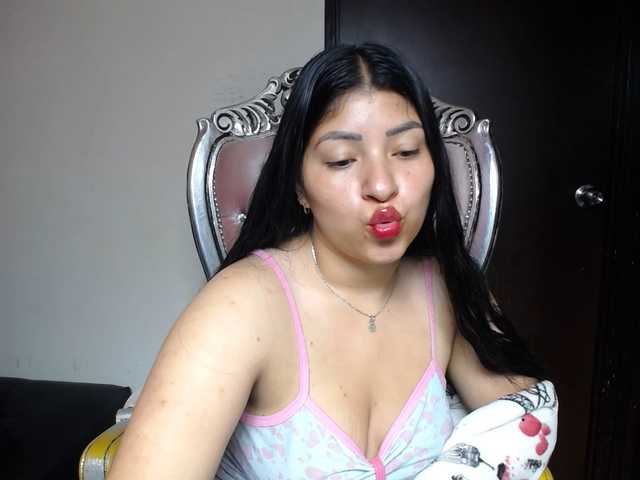 Live sex webcam photo for holly20a #290936397