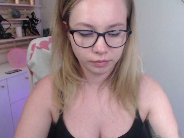 Live sex webcam photo for hollyBB #277683065