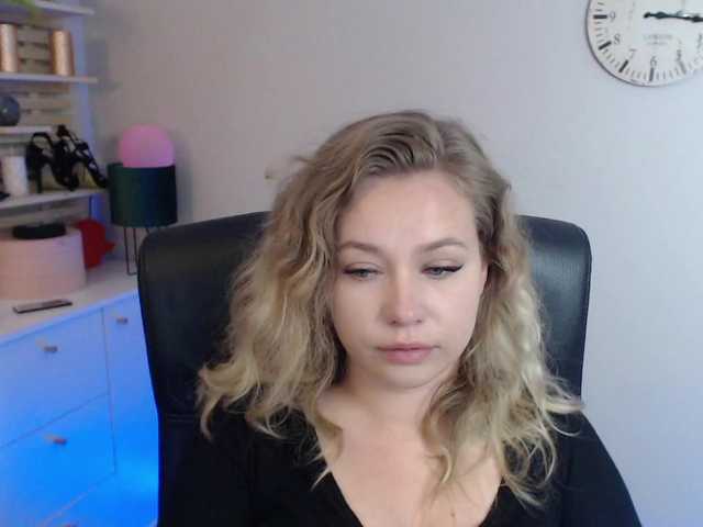 Live sex webcam photo for hollyBB #278222523