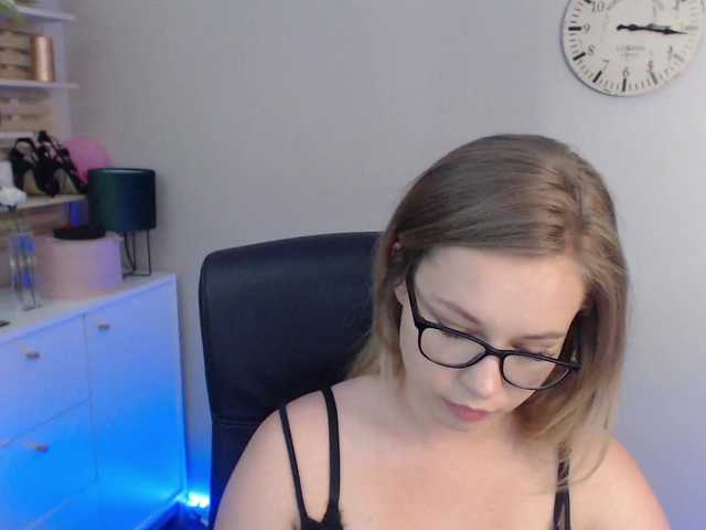 Live sex webcam photo for hollyBB #278760743