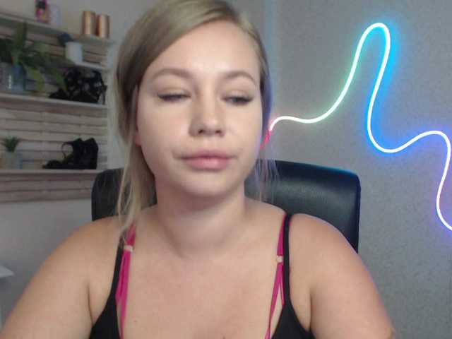 Live sex webcam photo for hollyBB #290012239