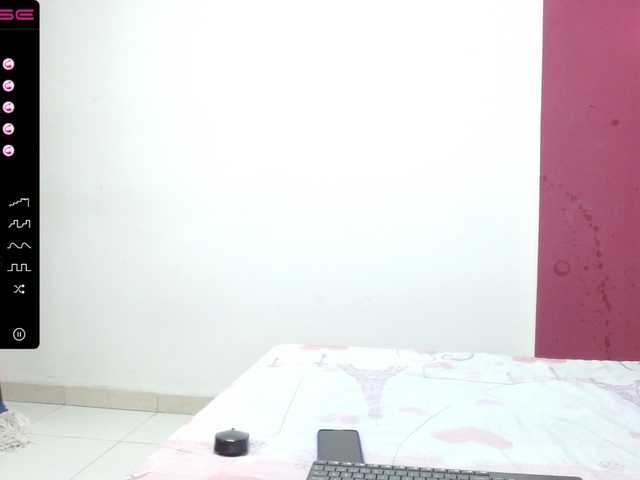 Live sex webcam photo for hollycum #273393940