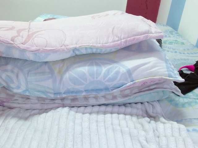 Live sex webcam photo for hollycum #273554207