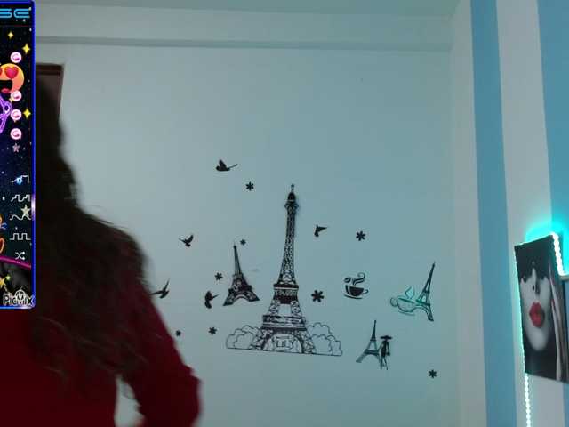 Live sex webcam photo for hollycum #274115790