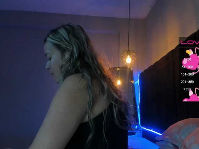 Live sex webcam photo for hollycum #276005521