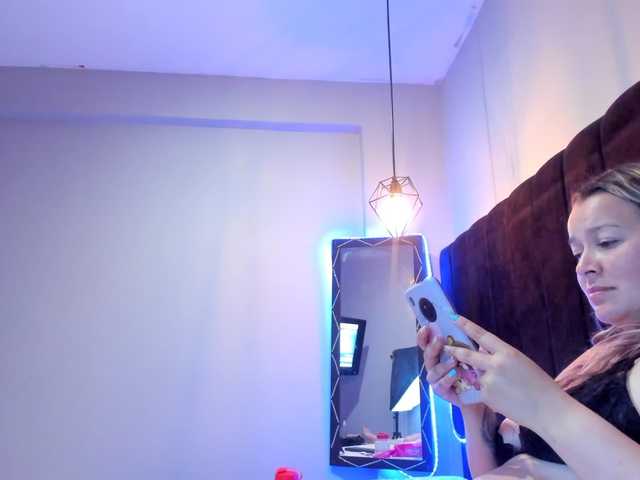 Live sex webcam photo for hollycum #276162251