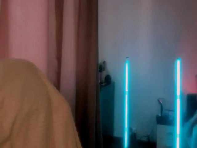 Live sex webcam photo for hollyharlot #290567363