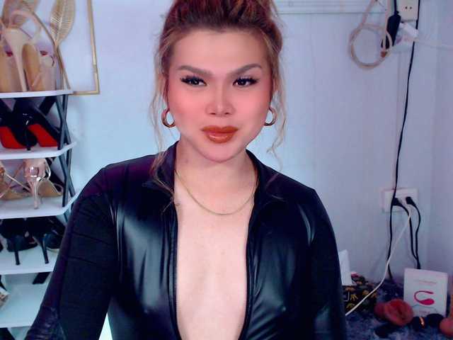 Live sex webcam photo for hollyholy #292156529