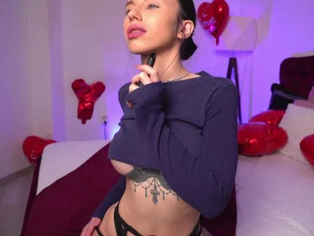 Live sex webcam photo for holyivy #272486894