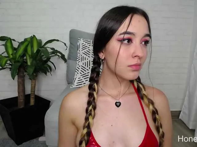 Live sex webcam photo for honey-bxby- #272039506