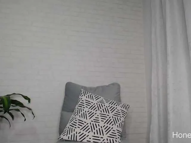 Live sex webcam photo for honey-bxby- #272214143