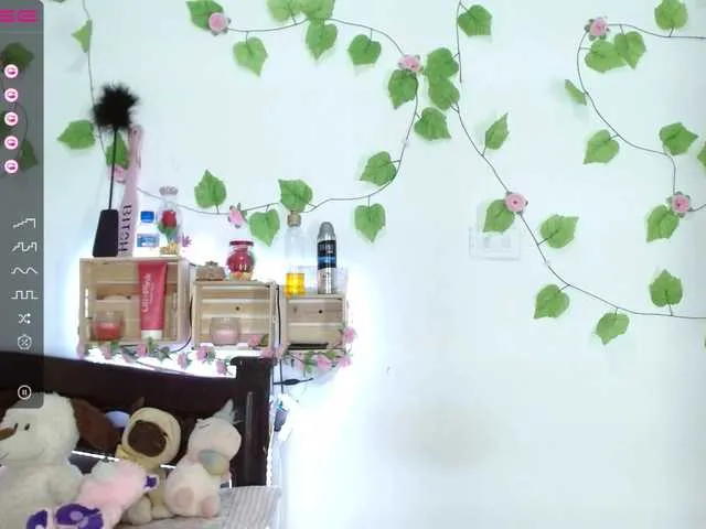Live sex webcam photo for honeyVictoria #275815020