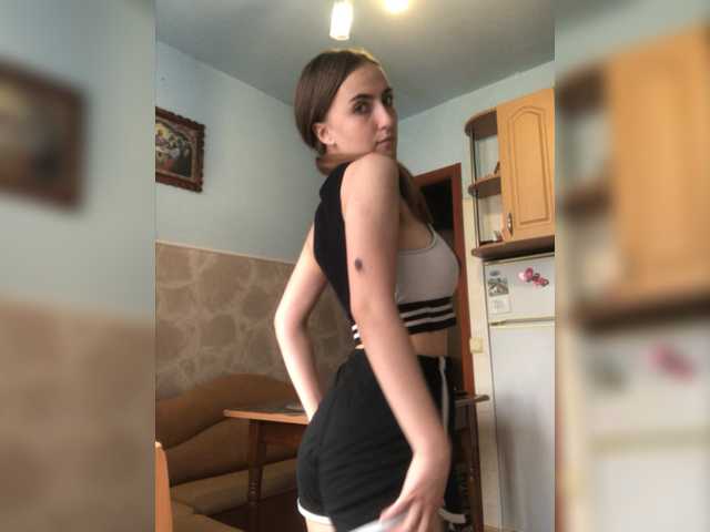 Live sex webcam photo for honeybembi #275582241