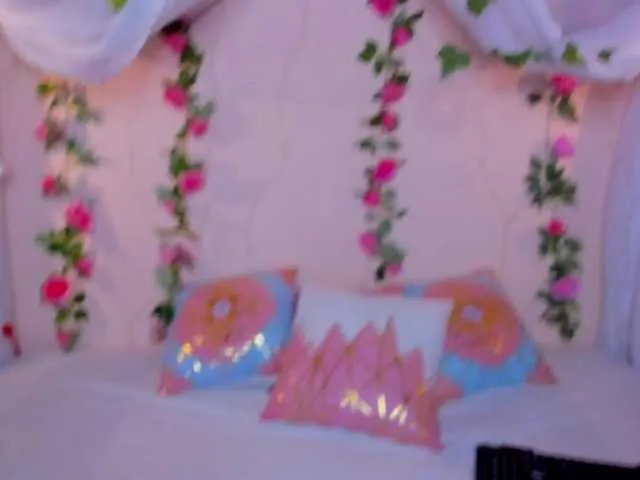 Live sex webcam photo for honeyykush #272757227