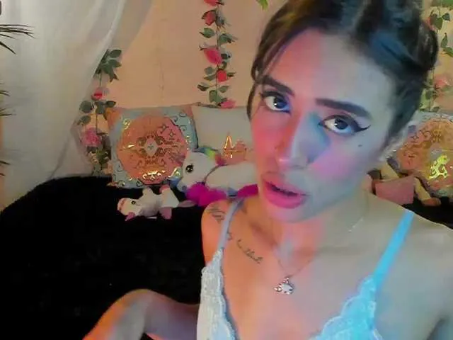 Live sex webcam photo for honeyykush #273007058