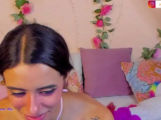 Live sex webcam photo for honeyykush #273090223