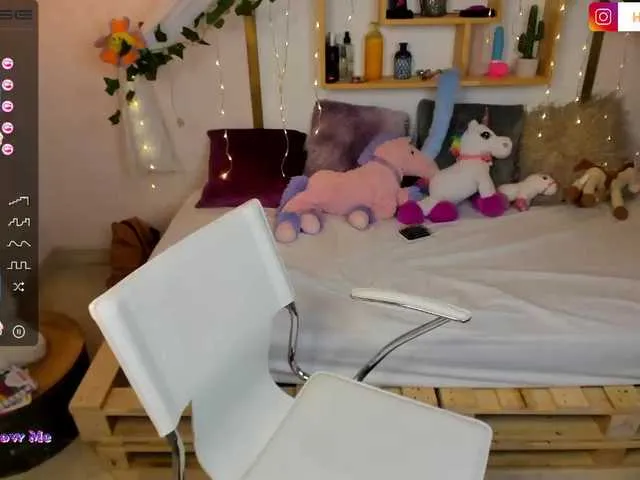 Live sex webcam photo for honeyykush #273226858