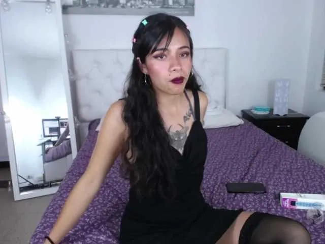 Live sex webcam photo for honneybunny4 #275154588