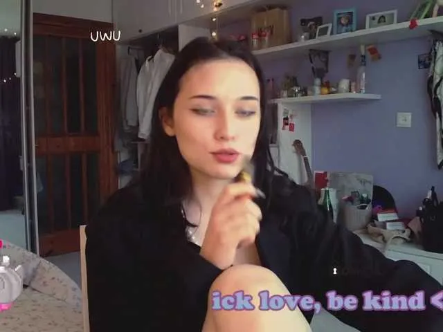 Live sex webcam photo for hor-neyJ0zy #273276592