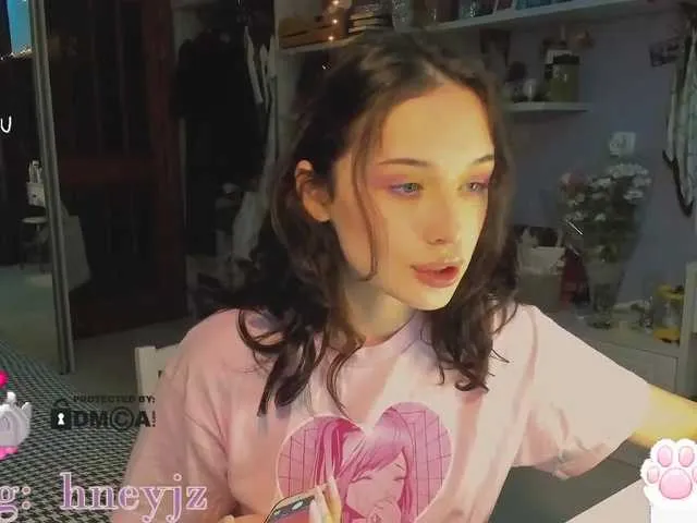 Live sex webcam photo for hor-neyJ0zy #274188789