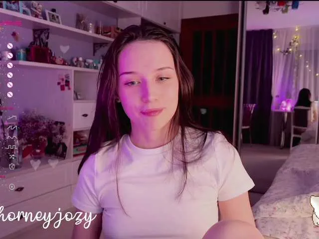 Live sex webcam photo for hor-neyJ0zy #275642313