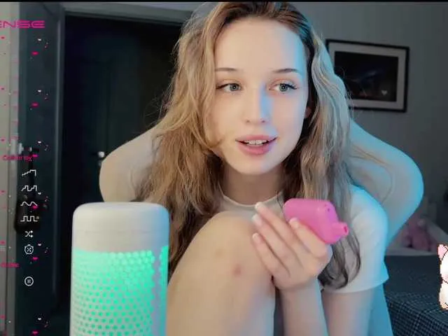 Live sex webcam photo for hor-neyJ0zy #275898162