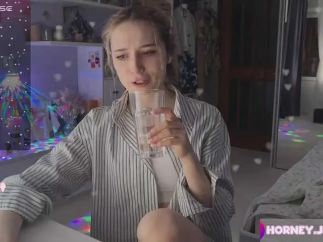 Live sex webcam photo for hor-neyJ0zy #277148504