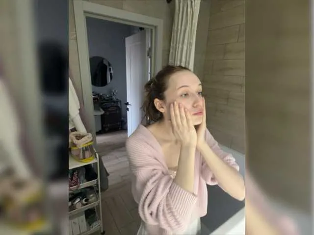 Live sex webcam photo for hor-neyJ0zy #277448619