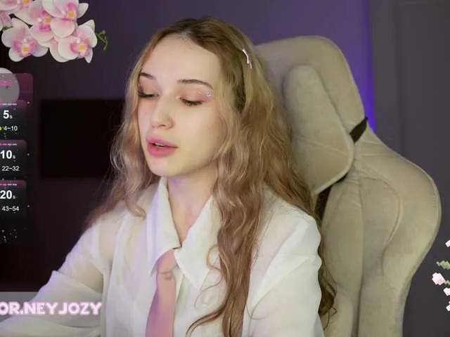 Live sex webcam photo for hor-neyJ0zy #277779116