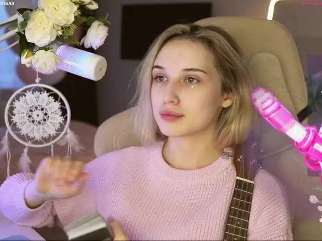 Live sex webcam photo for hor-neyJ0zy #277870143