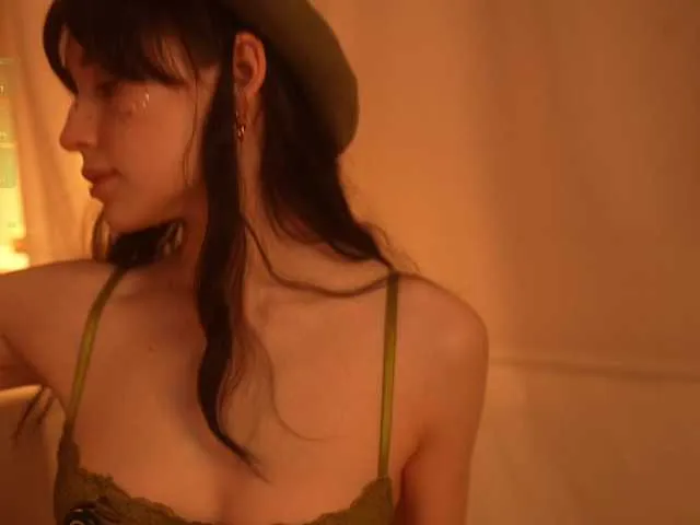 Live sex webcam photo for hor-neyJ0zy #293451026
