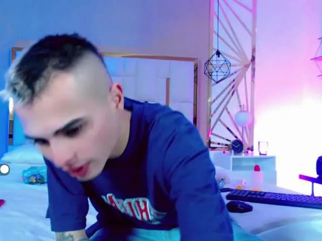 Live sex webcam photo for hornycamxx3 #276430931