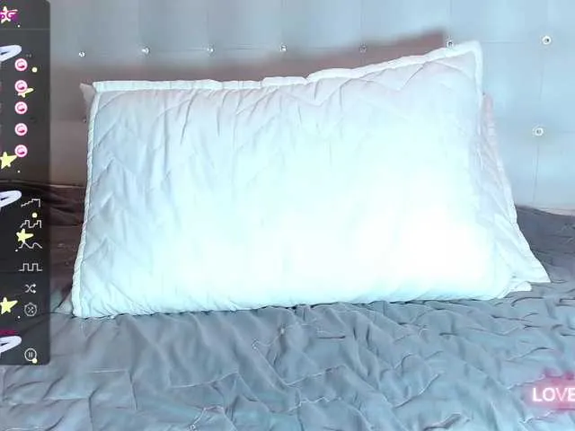 Live sex webcam photo for hornyhousekeeper #277271902