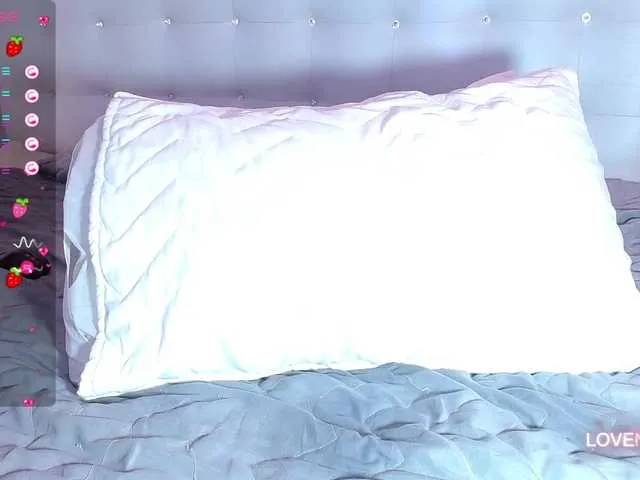 Live sex webcam photo for hornyhousekeeper #277738480