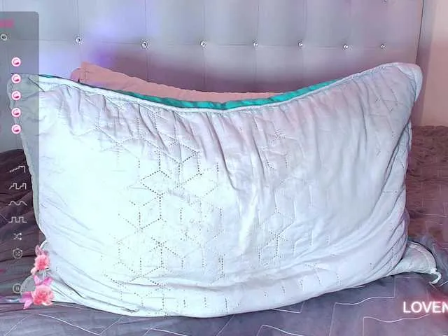 Live sex webcam photo for hornyhousekeeper #280695713