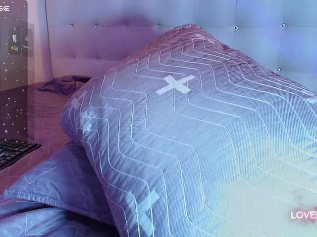 Live sex webcam photo for hornyhousekeeper #287845363