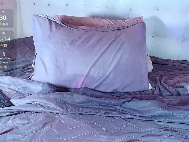 Live sex webcam photo for hornyhousekeeper #290336056