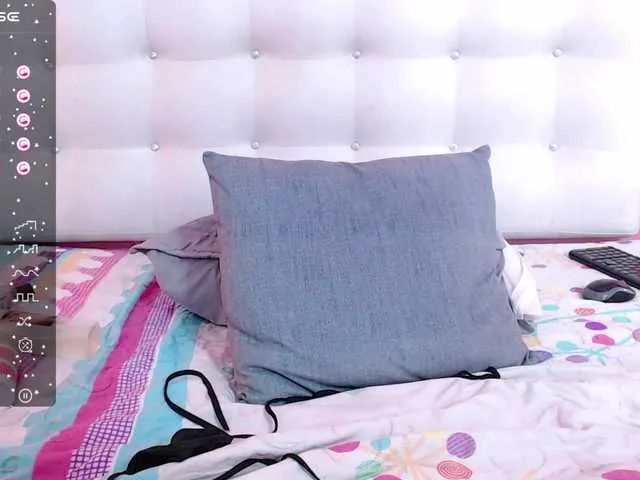 Live sex webcam photo for hornyssluttt #277045314