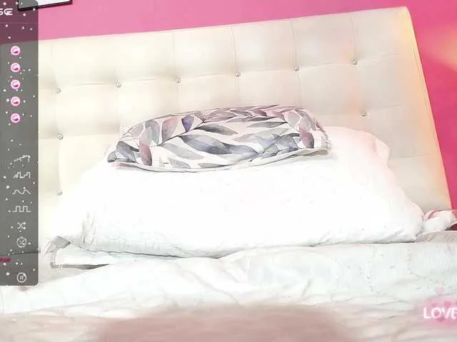 Live sex webcam photo for hornyssluttt #277324095