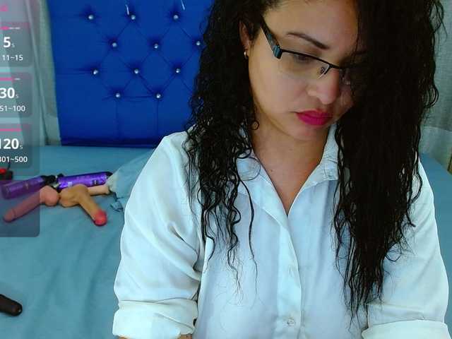 Live sex webcam photo for hornyy-cougar #290982885