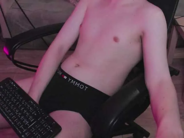 Live sex webcam photo for hornyyponyy #277503900