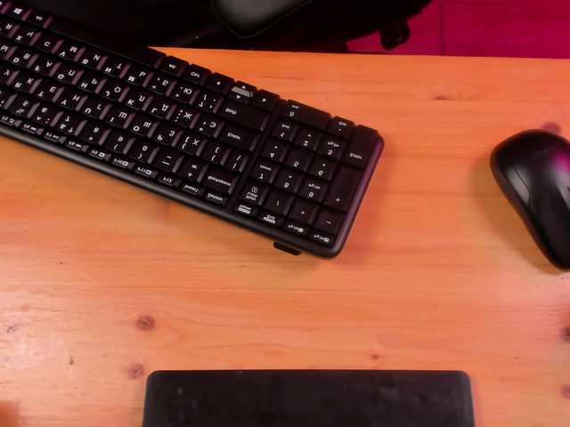 Live sex webcam photo for hornyyponyy #277524567