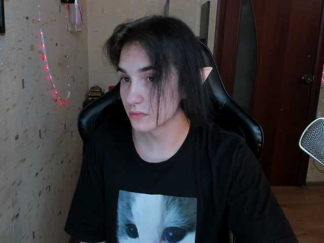 Live sex webcam photo for hornyyponyy #278260950