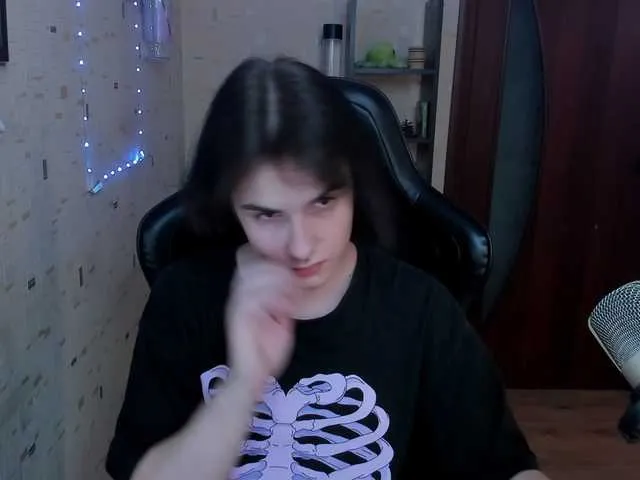 Live sex webcam photo for hornyyponyy #278937246